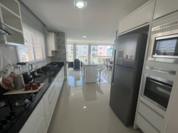 Apartamento Meia Praia